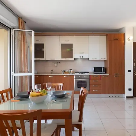 Elegant Terrace Flat Parking Near Rho Fiera Mi-3